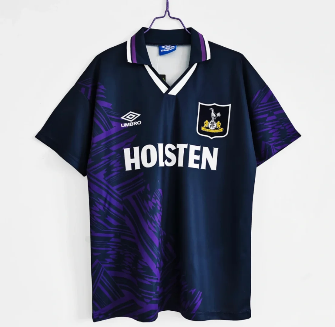 热刺中场全新风格球衣发布：备战新赛季的简单介绍