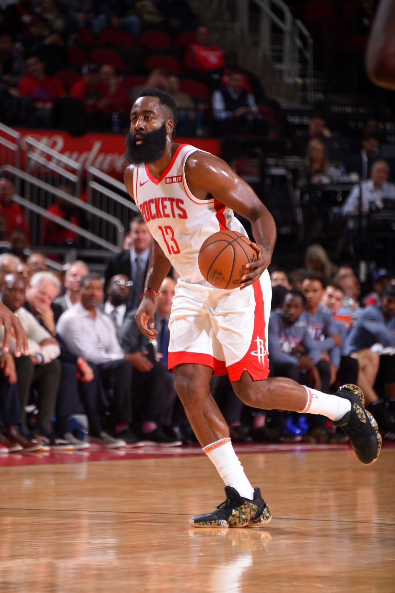 包含哈登独揽+将火箭带至西半决赛成功的词条