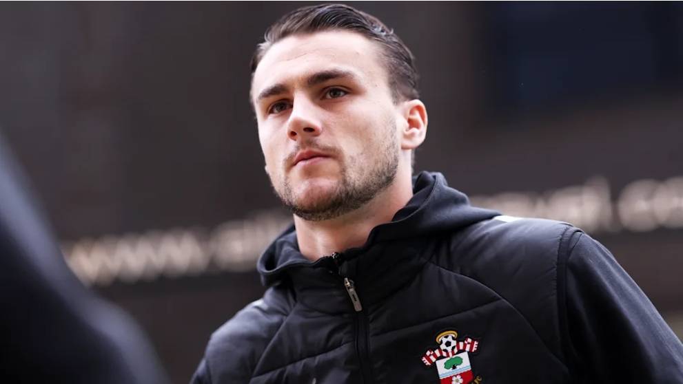 狼队逆转击败南安普顿，喜迎胜利