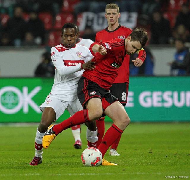 包含斯图加特取得争冠关键胜利，士气高涨的词条