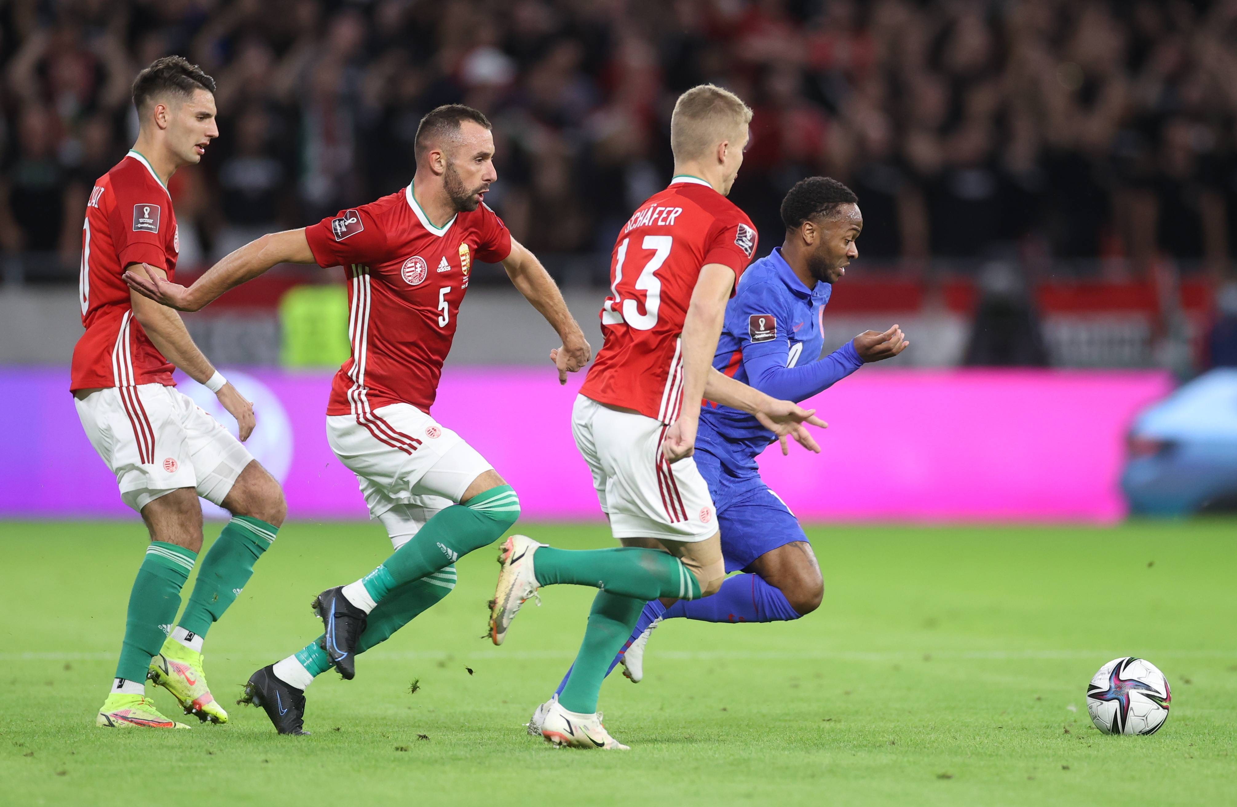 九游体育官方入口-欧洲足球冠军杯热门赛事，胜负悬疑引发热议