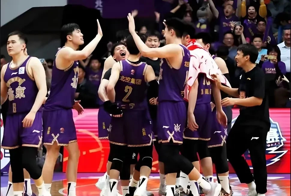 九游体育官方入口-上海队在半决赛中力挫强敌，晋级决赛