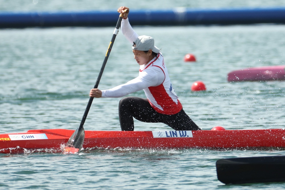 九游体育链接-斐济女子皮划艇勇夺冠军，实力出众