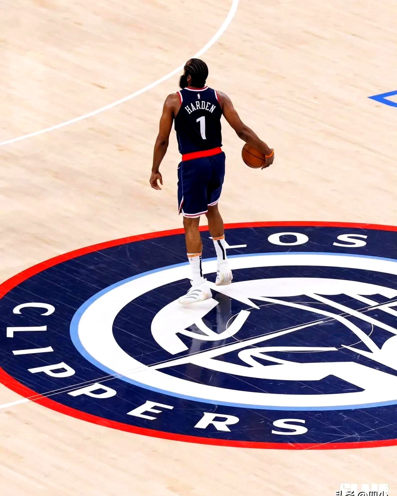 快船球员在比赛中对阵强劲对手展现实力