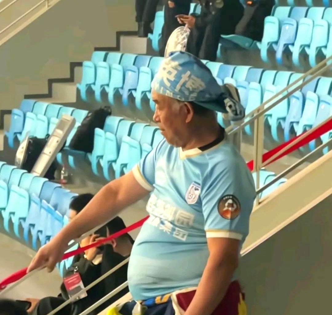 九游体育链接-包含大连一方俱乐部球员备战下场比赛心情高涨的词条