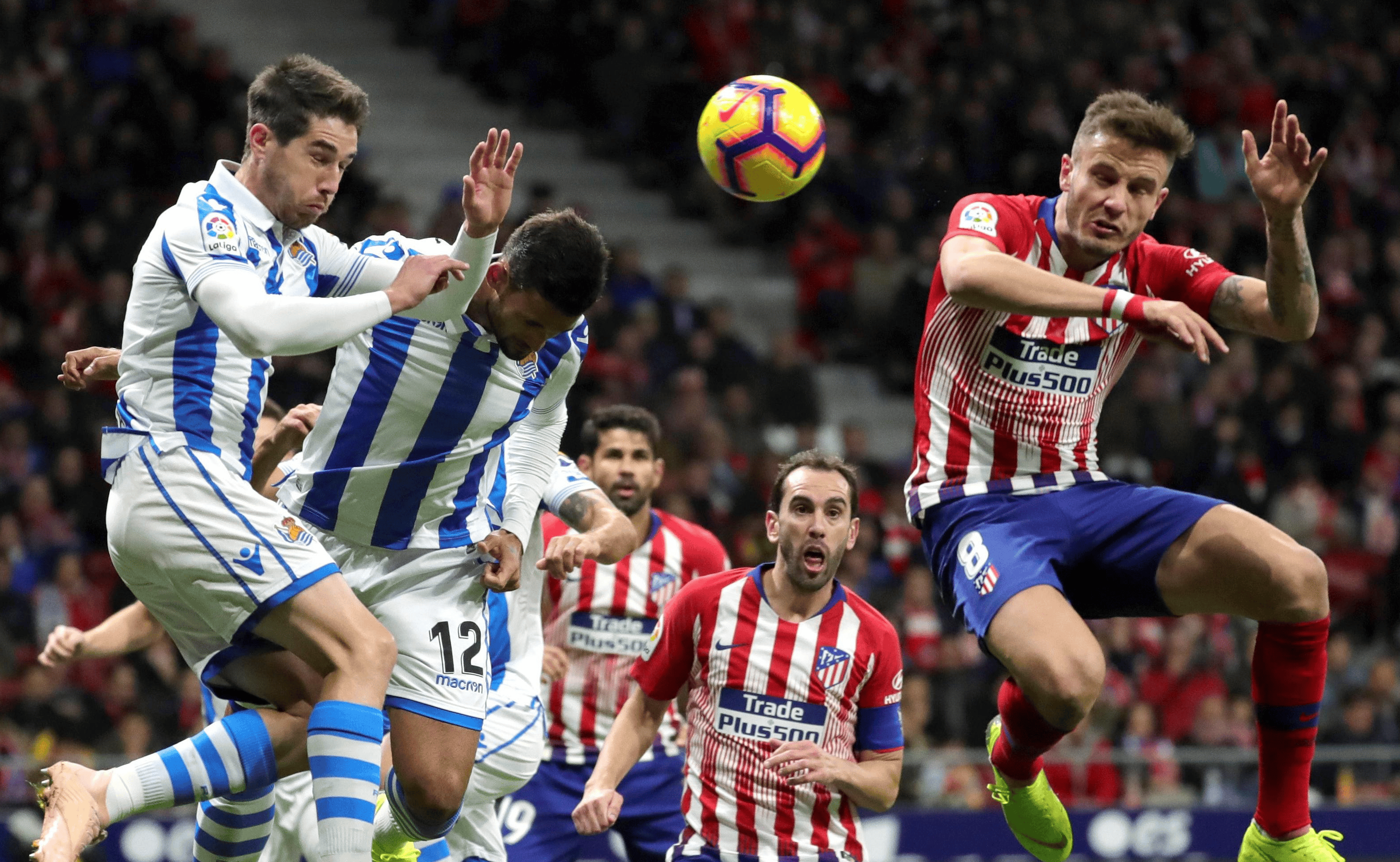 包含帕尔马主场战平，争取更多胜利保持不败的词条