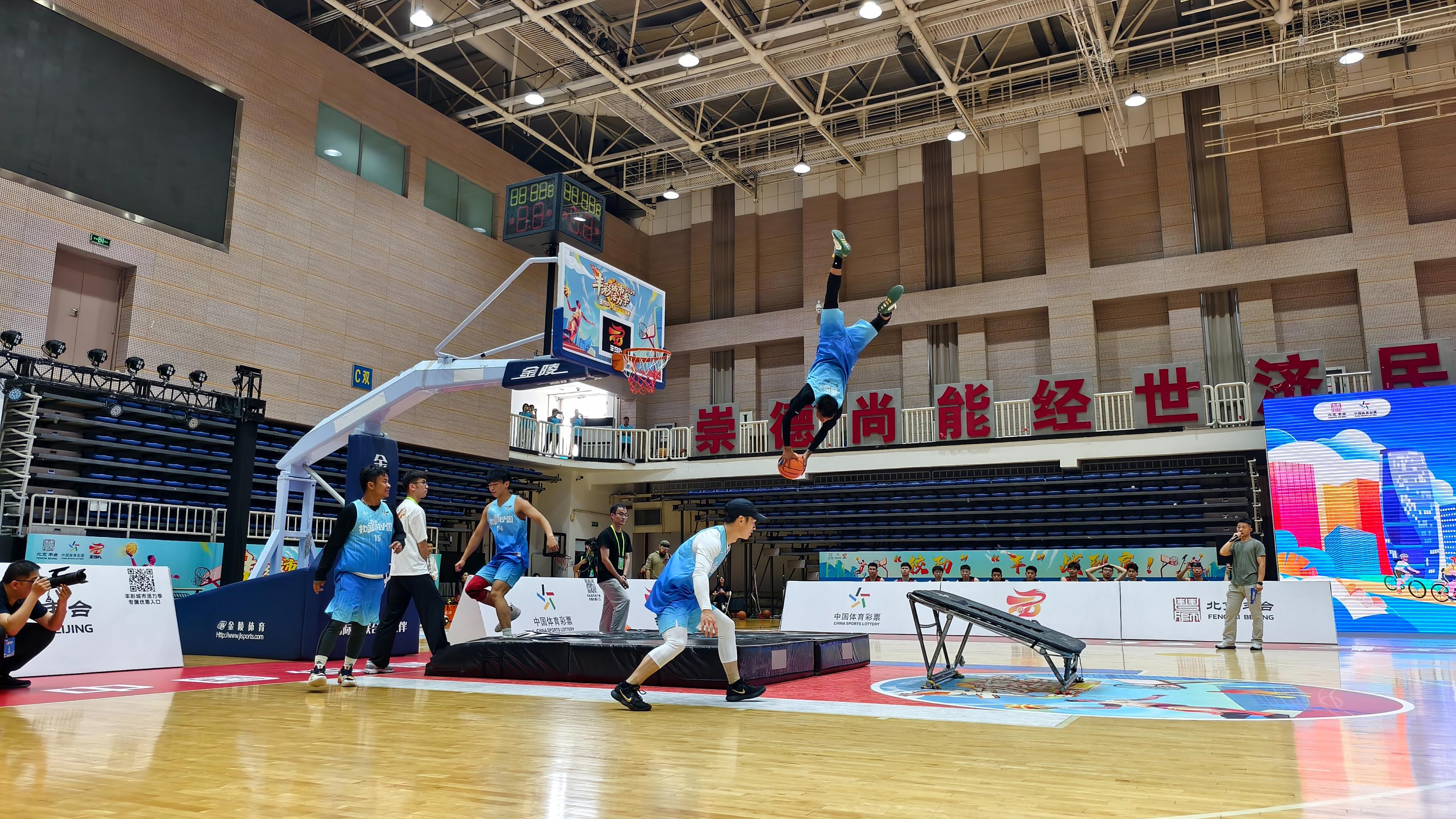 热门球队在篮球比赛中表现异军突起