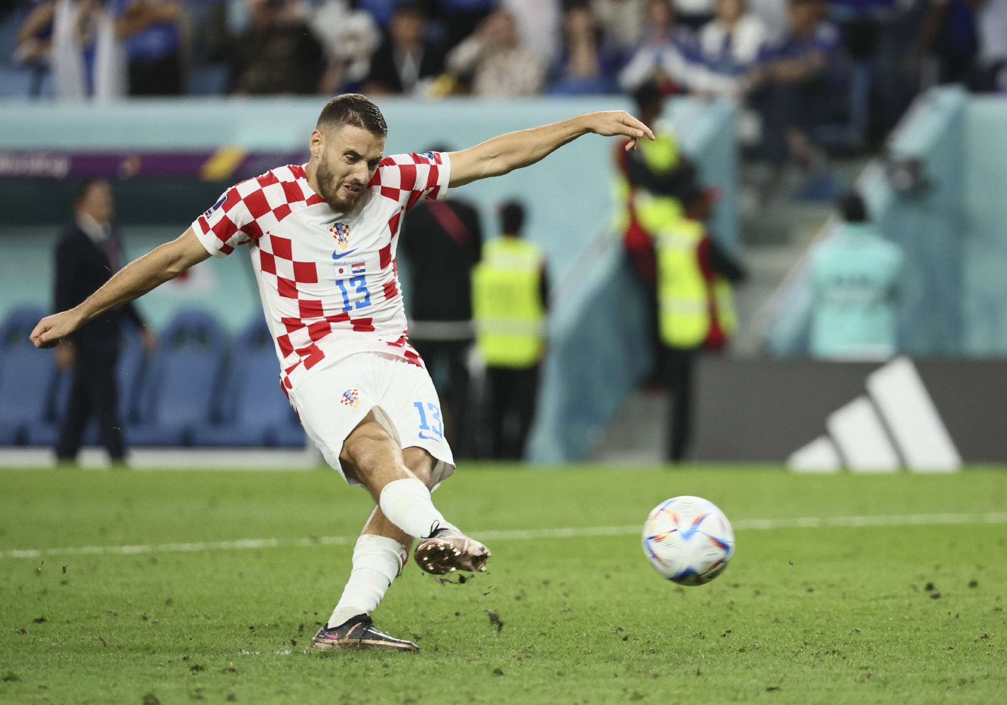 九游体育官网入口-欧预赛半决战决出胜负，胜队登上巅峰的简单介绍