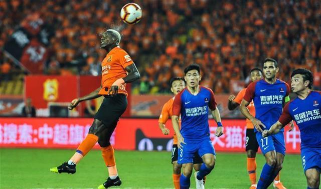 关于武汉卓尔主场扳平广州富力，保持不败的信息