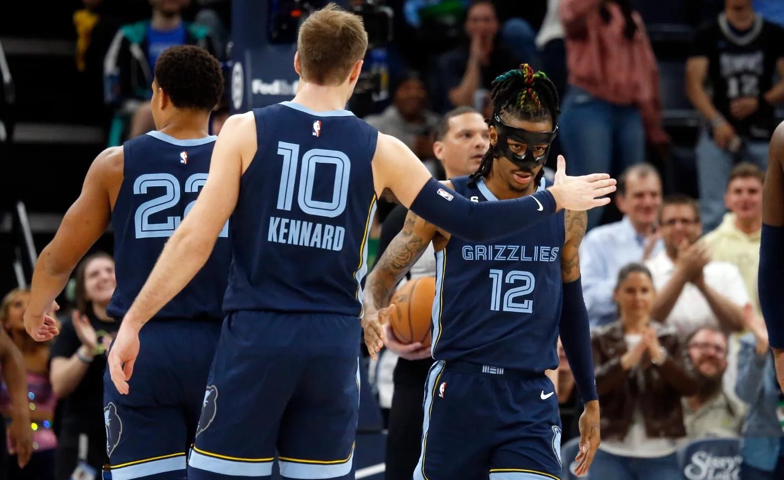 九游体育地址-包含灰熊队连胜赛第十场，正势不可挡地前进的词条