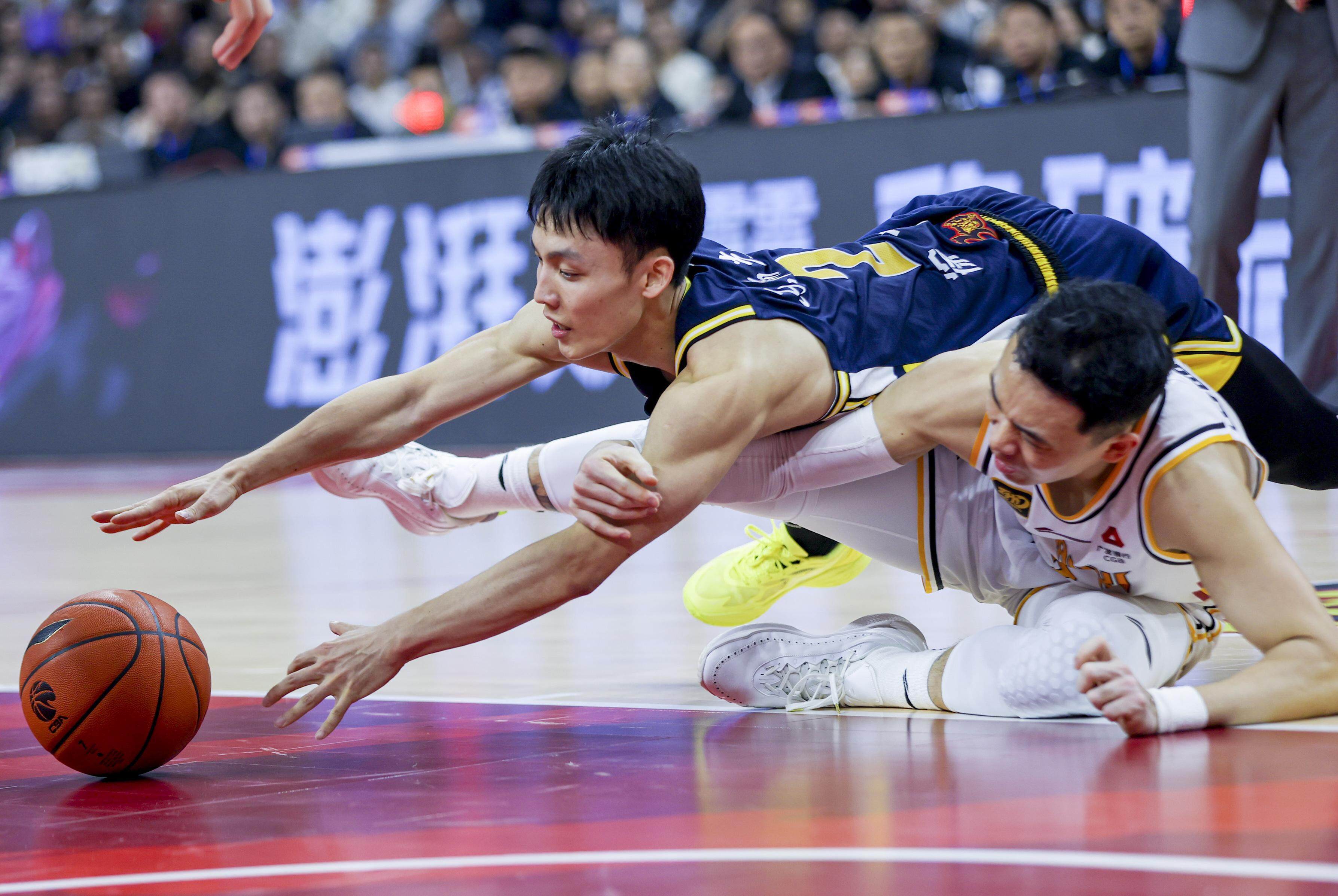 球队新援迅速融入战术体系展现实力