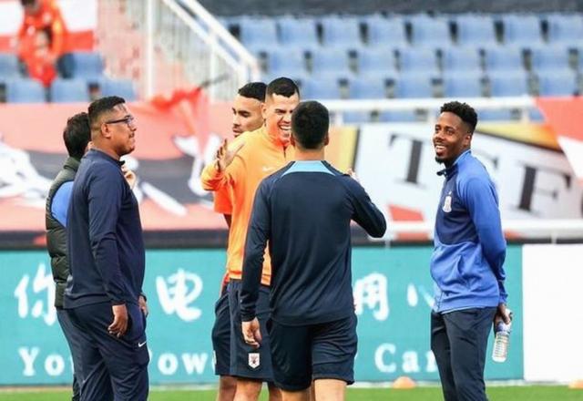 外援因个人原因提前离队，球队再度备战