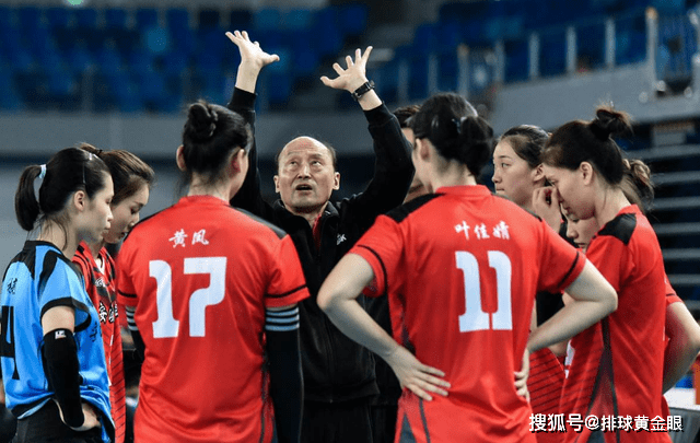 战术变化助球队逆转，表现得到认可