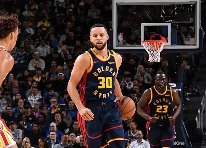 勇士轻取老鹰，库里又砍下分