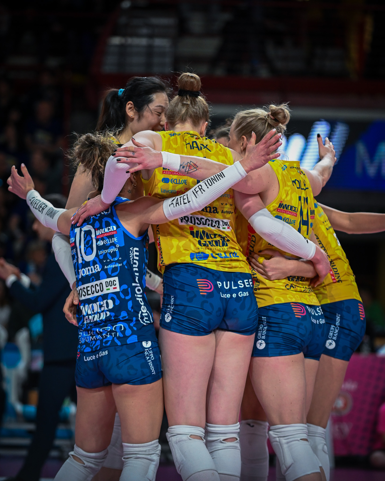 意大利女足迈入八强，展现实力