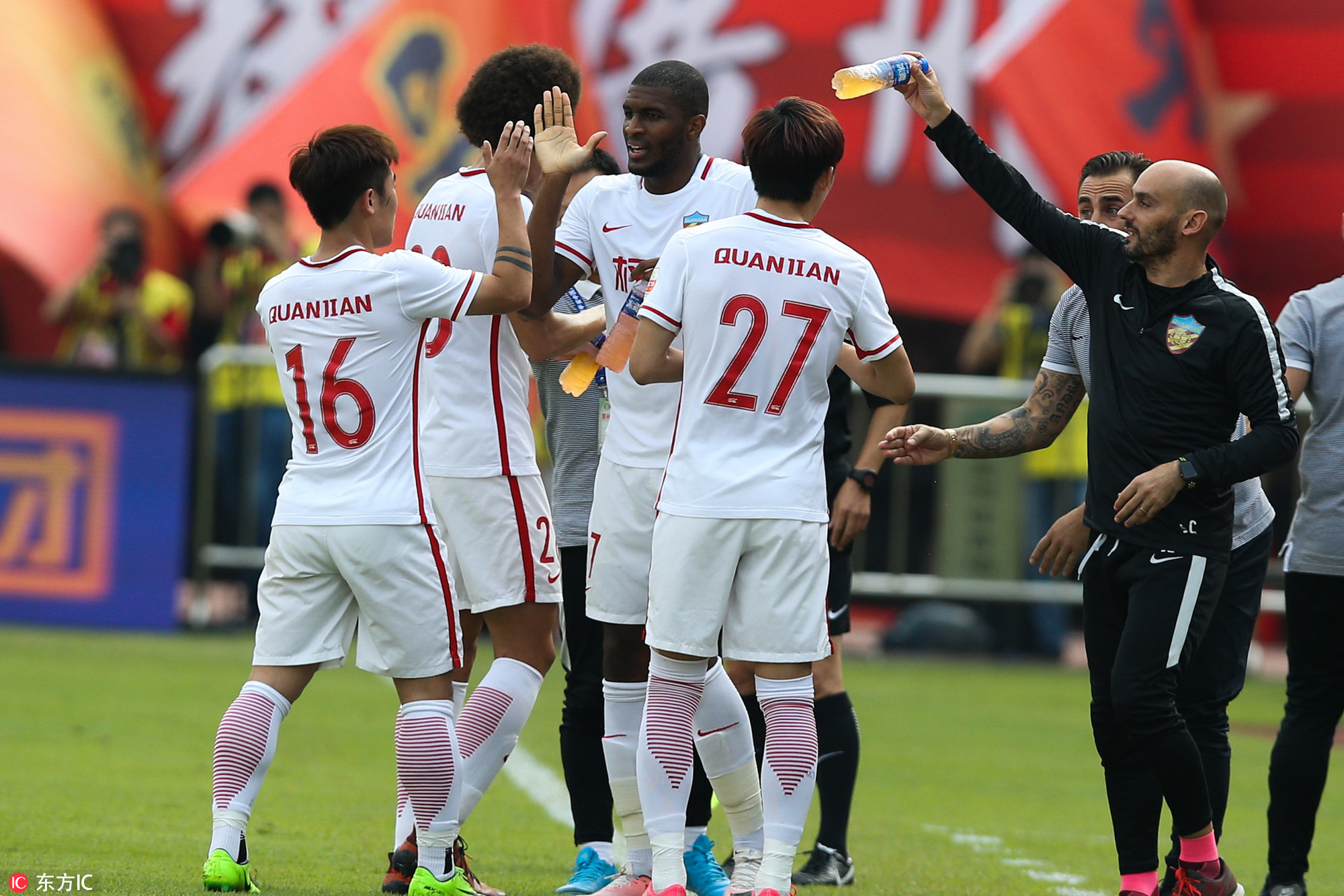 包含强势战胜对手，亚冠资格已近在咫尺的词条